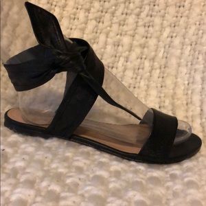 Pour La Victorie flat lace up sandal